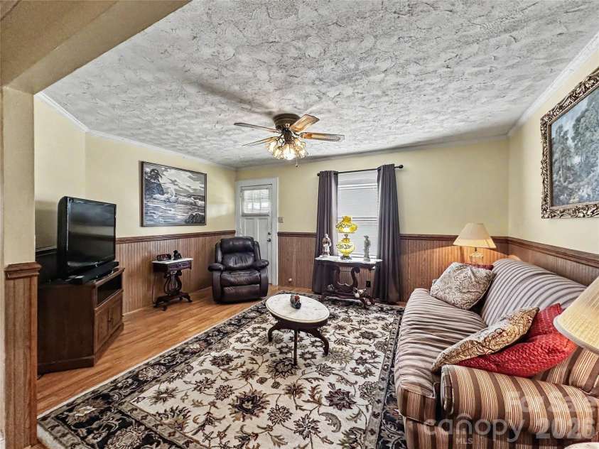 832 Baker Street, Statesville, NC 28677.  MLS# CAR4412636, YatesRealty ID 42290. 