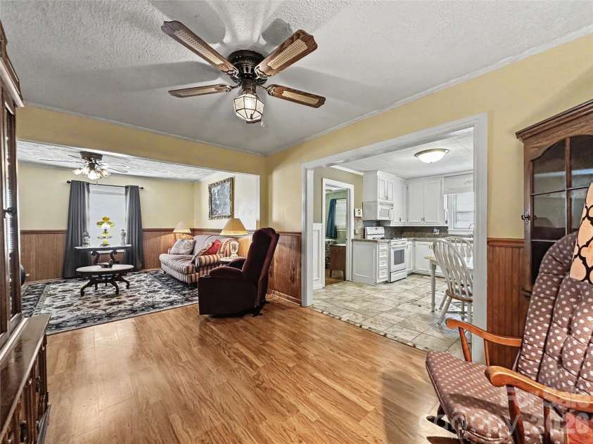 832 Baker Street, Statesville, NC 28677.  MLS# CAR4412636, YatesRealty ID 42290. 