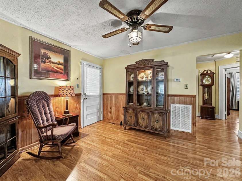 832 Baker Street, Statesville, NC 28677.  MLS# CAR4412636, YatesRealty ID 42290. 