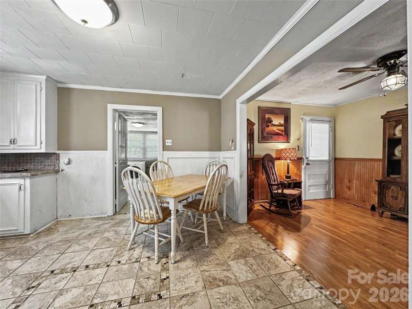 832 Baker Street, Statesville, NC 28677.  MLS# CAR4412636, YatesRealty ID 42290. 