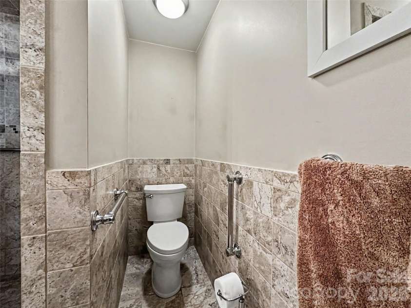 832 Baker Street, Statesville, NC 28677.  MLS# CAR4412636, YatesRealty ID 42290. 