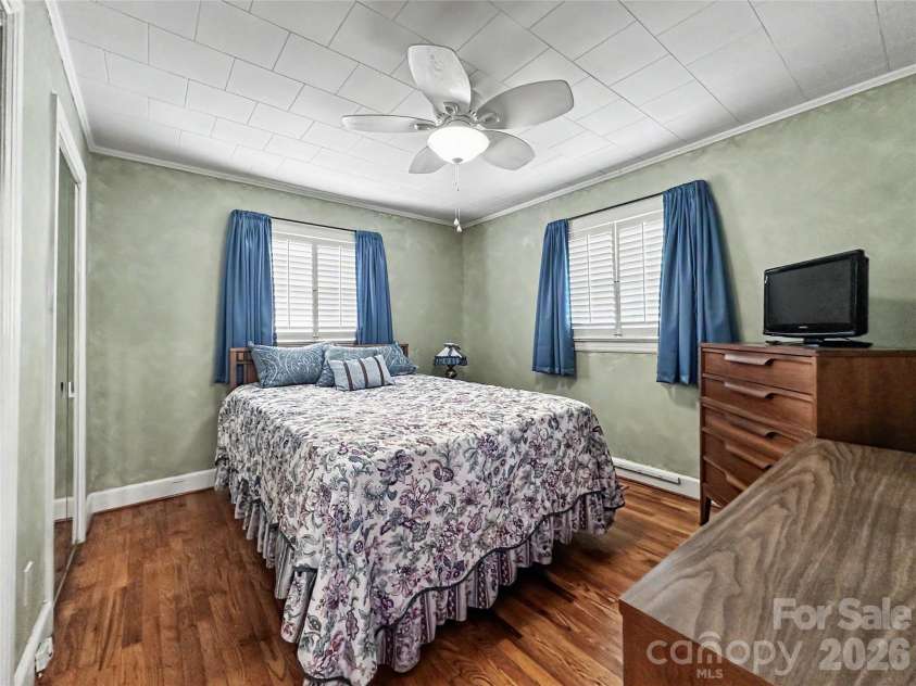 832 Baker Street, Statesville, NC 28677.  MLS# CAR4412636, YatesRealty ID 42290. 