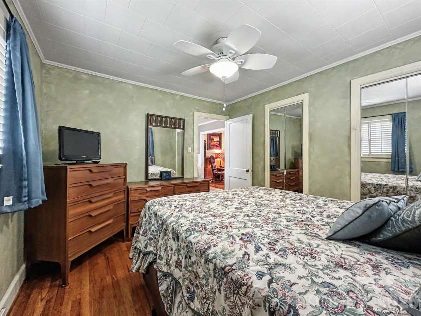 832 Baker Street, Statesville, NC 28677.  MLS# CAR4412636, YatesRealty ID 42290. 