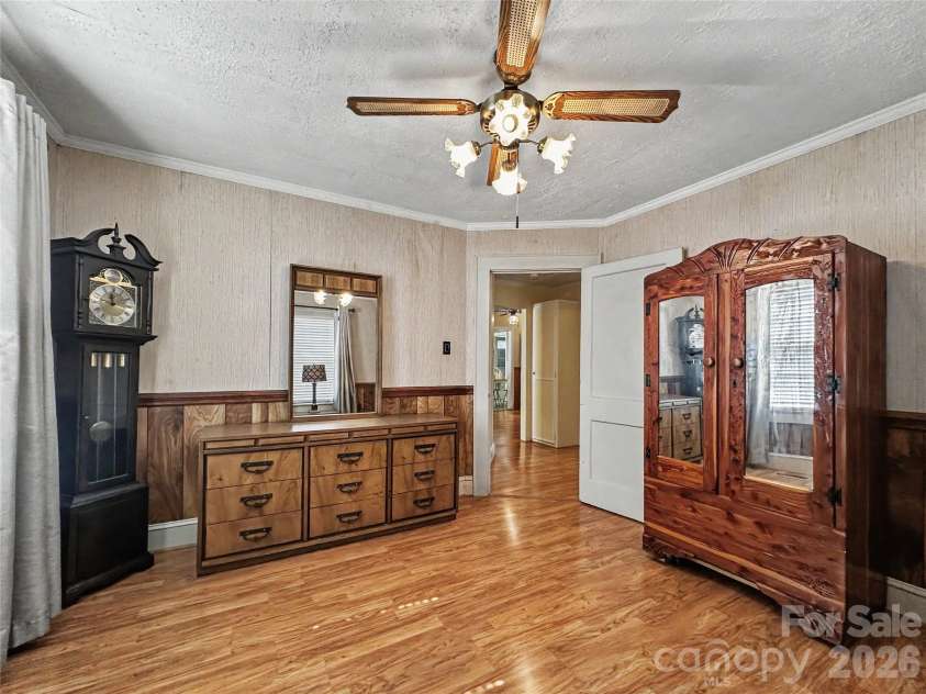832 Baker Street, Statesville, NC 28677.  MLS# CAR4412636, YatesRealty ID 42290. 
