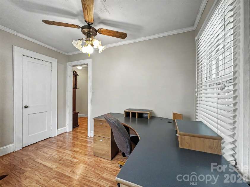 832 Baker Street, Statesville, NC 28677.  MLS# CAR4412636, YatesRealty ID 42290. 