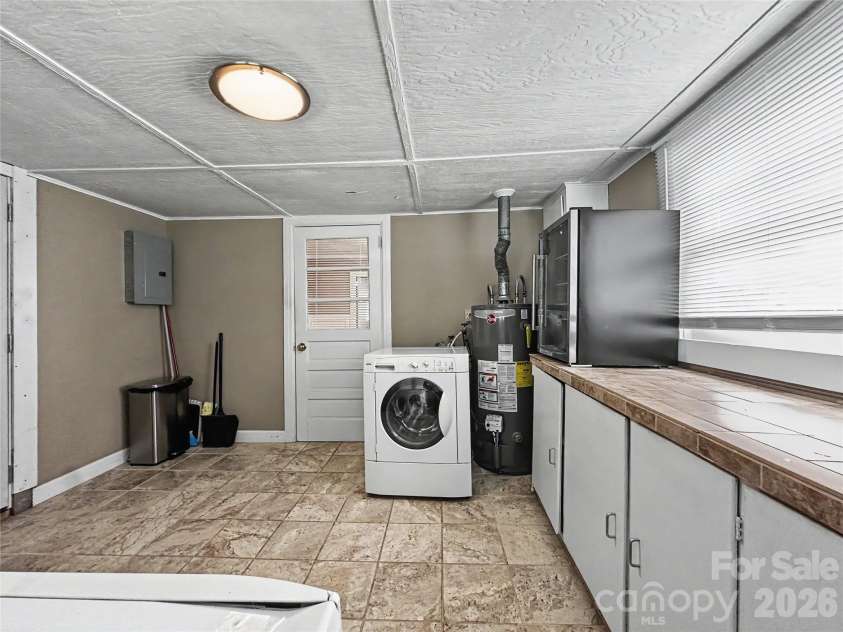 832 Baker Street, Statesville, NC 28677.  MLS# CAR4412636, YatesRealty ID 42290. 