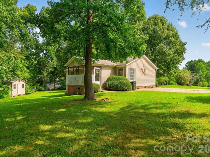 1007 Field Swallow Way, Clover, SC 29710.  MLS# CAR4412701, YatesRealty ID 42291. 