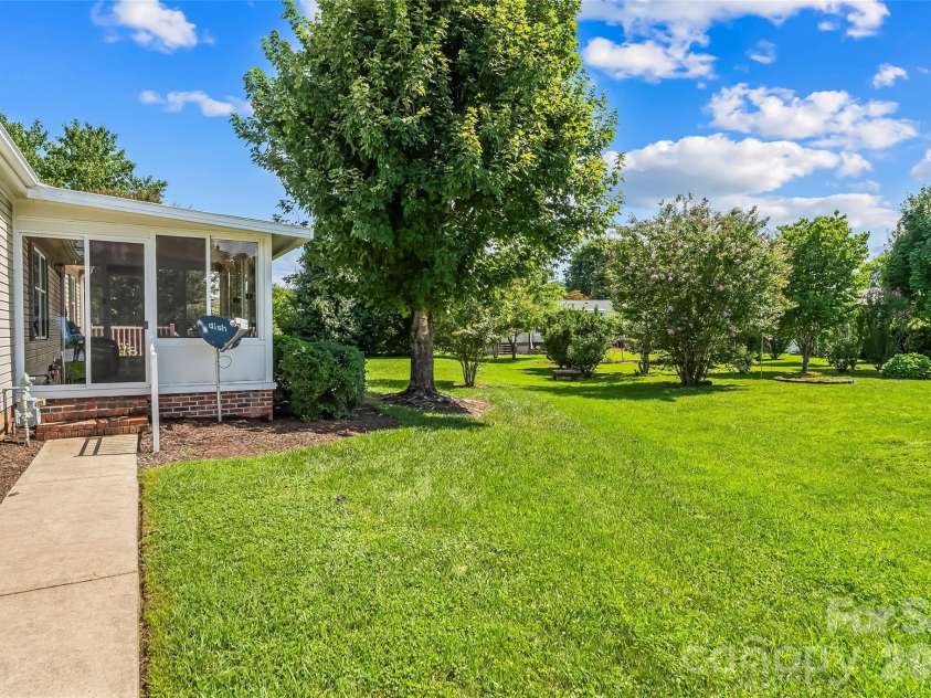 208 Red Birch Court, Hendersonville, NC 28739.  MLS# CAR4412224, YatesRealty ID 42292. 