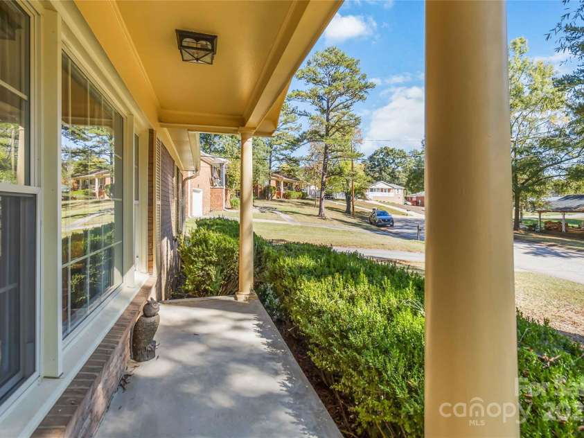 210 Cliffside Drive, Kannapolis, NC 28081.  MLS# CAR4313466, YatesRealty ID 42295. 