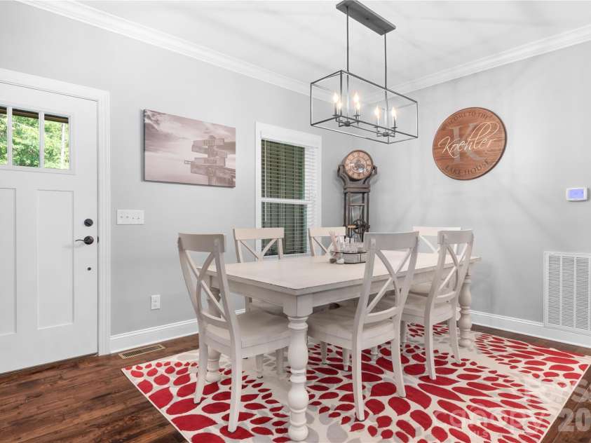 3931 Reid Circle, Sherrills Ford, NC 28673.  MLS# CAR4412399, YatesRealty ID 42297. Dining