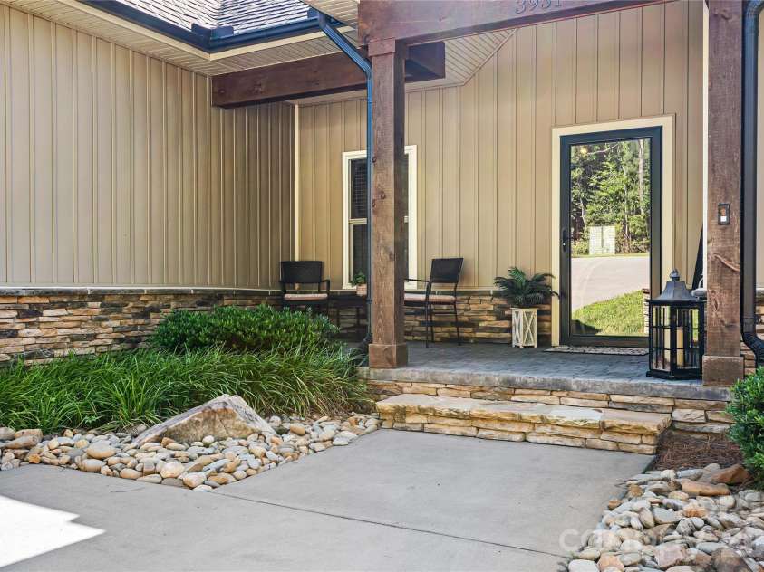 3931 Reid Circle, Sherrills Ford, NC 28673.  MLS# CAR4412399, YatesRealty ID 42297. Front porch