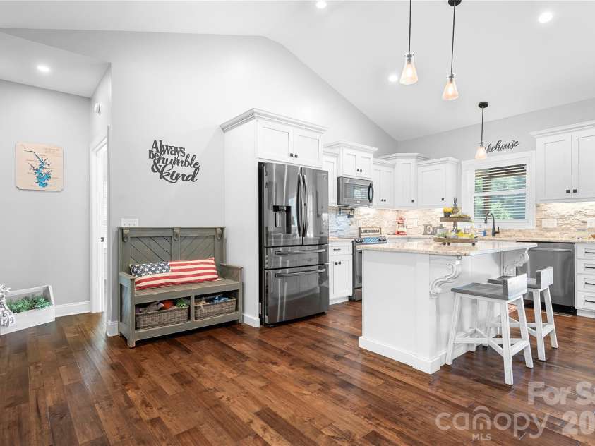 3931 Reid Circle, Sherrills Ford, NC 28673.  MLS# CAR4412399, YatesRealty ID 42297. Kitchen