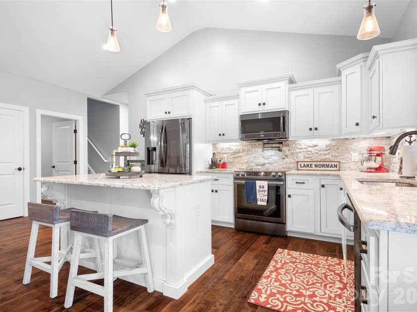 3931 Reid Circle, Sherrills Ford, NC 28673.  MLS# CAR4412399, YatesRealty ID 42297. Kitchen