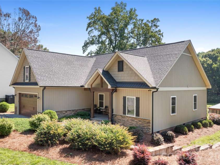 3931 Reid Circle, Sherrills Ford, NC 28673.  MLS# CAR4412399, YatesRealty ID 42297. Side View