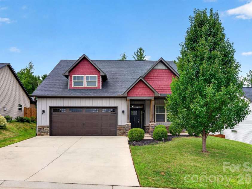214 Water Leaf Drive, Weaverville, NC 28787.  MLS# CAR4411485, YatesRealty ID 42298. 