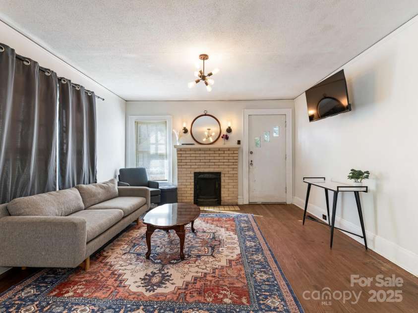 1008 Mable Avenue, Kannapolis, NC 28083.  MLS# CAR4322240, YatesRealty ID 423. Living Room