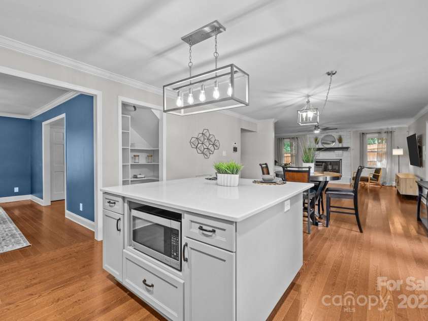 2733 Wellington Street, Rock Hill, SC 29732.  MLS# CAR4185422, YatesRealty ID 4230. Huge Kitchen Island