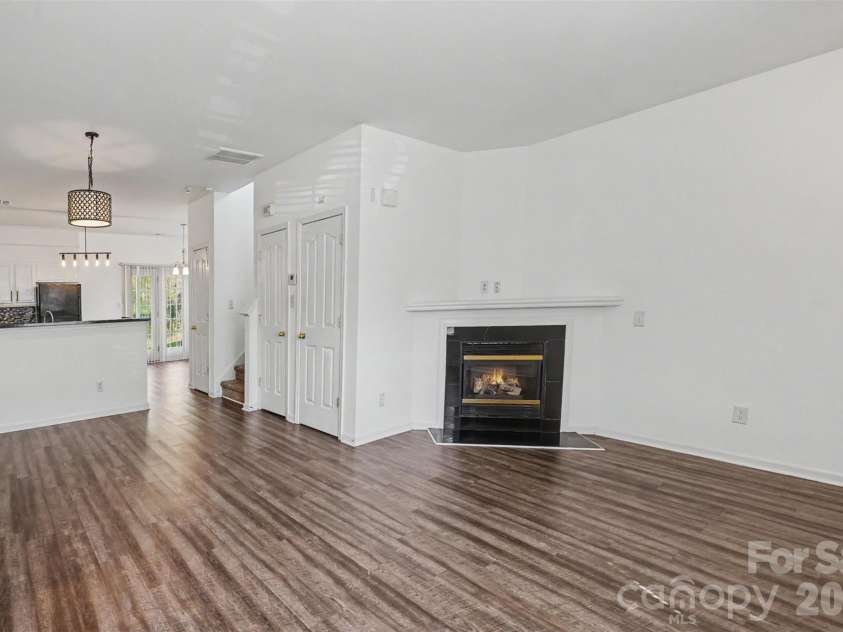 4759 Stoney Branch Drive, Charlotte, NC 28216.  MLS# CAR4412649, YatesRealty ID 42301. 