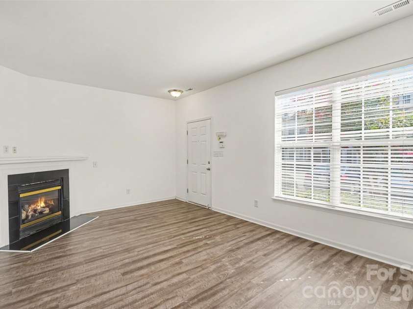 4759 Stoney Branch Drive, Charlotte, NC 28216.  MLS# CAR4412649, YatesRealty ID 42301. 