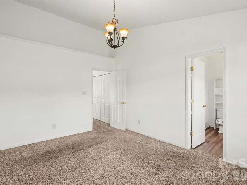 4759 Stoney Branch Drive, Charlotte, NC 28216.  MLS# CAR4412649, YatesRealty ID 42301. 