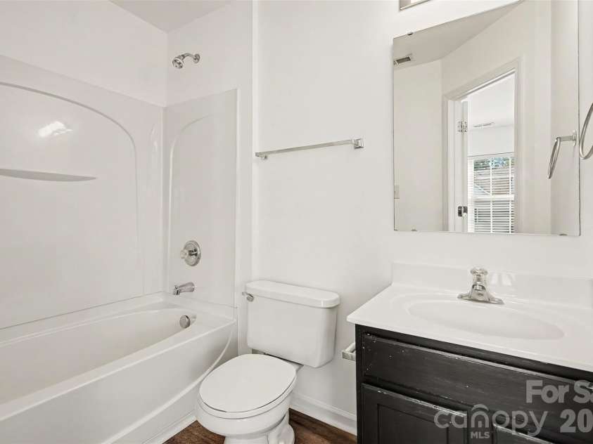 4759 Stoney Branch Drive, Charlotte, NC 28216.  MLS# CAR4412649, YatesRealty ID 42301. 