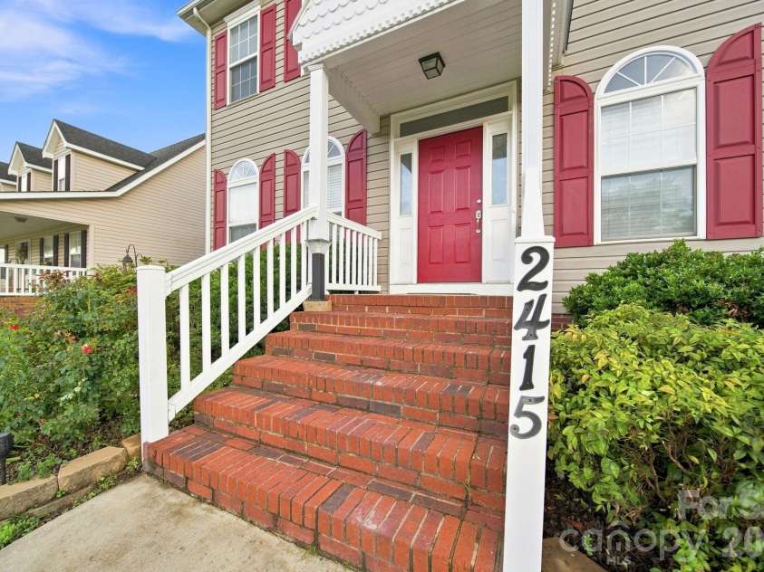 2415 Sweetbriar Lane, Rock Hill, SC 29732.  MLS# CAR4412828, YatesRealty ID 42303. 
