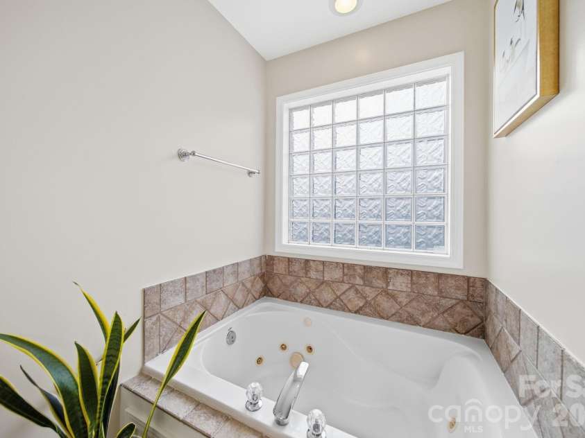 2415 Sweetbriar Lane, Rock Hill, SC 29732.  MLS# CAR4412828, YatesRealty ID 42303. 