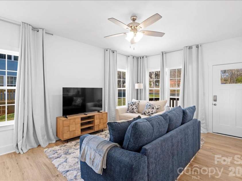 345 Henderson Street, Gastonia, NC 28052.  MLS# CAR4411727, YatesRealty ID 42304. 