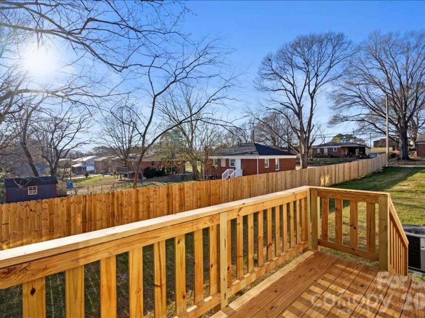 345 Henderson Street, Gastonia, NC 28052.  MLS# CAR4411727, YatesRealty ID 42304. 