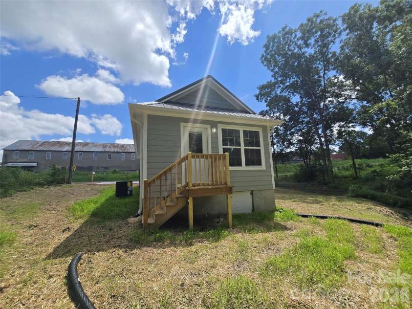 619 Railroad Avenue, Troy, NC 27371.  MLS# CAR4412819, YatesRealty ID 42305. 