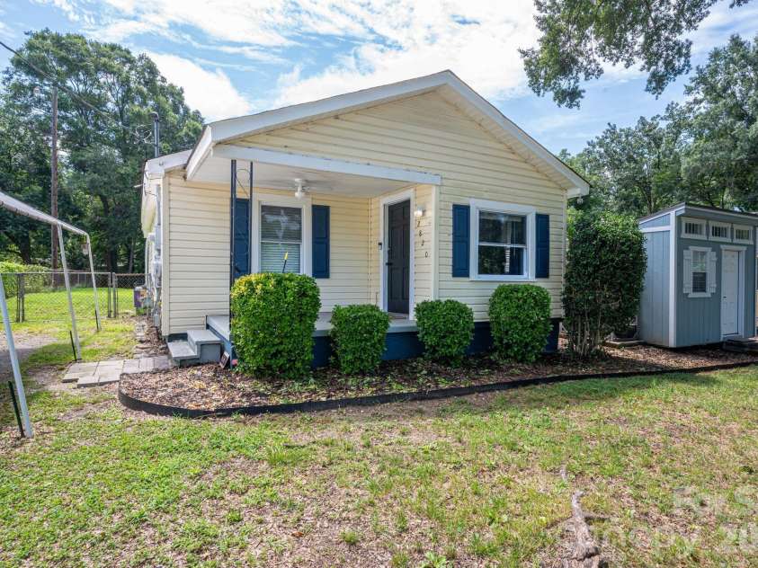 2820 Westview Street, Gastonia, NC 28056.  MLS# CAR4412830, YatesRealty ID 42307. 