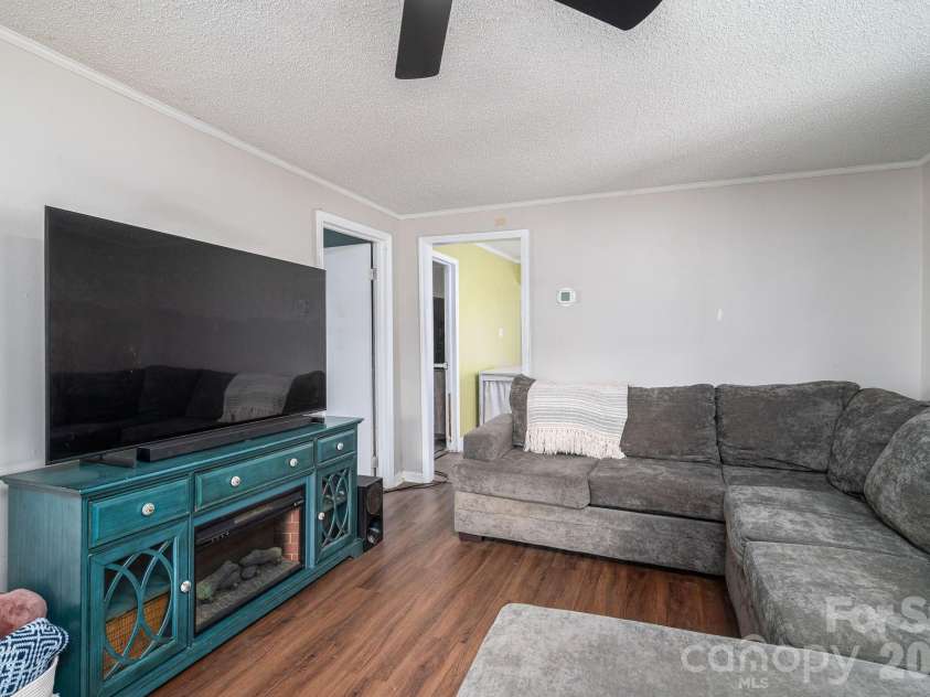 2820 Westview Street, Gastonia, NC 28056.  MLS# CAR4412830, YatesRealty ID 42307. 
