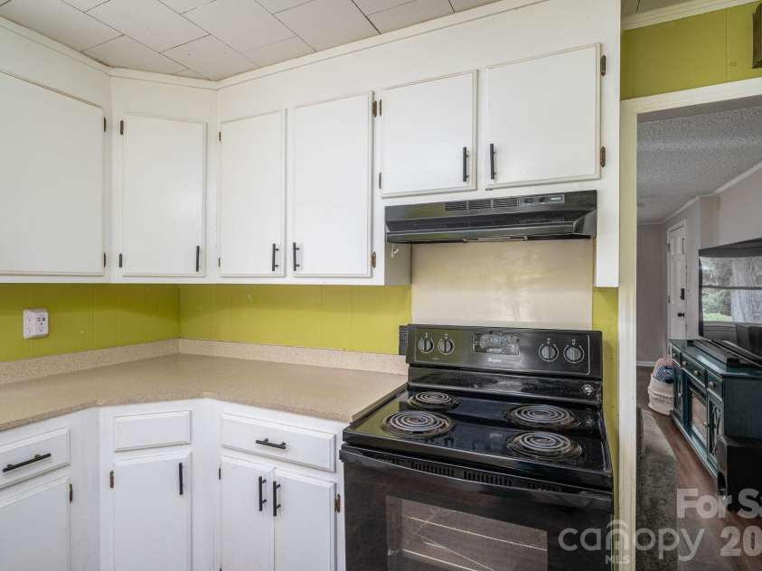 2820 Westview Street, Gastonia, NC 28056.  MLS# CAR4412830, YatesRealty ID 42307. 