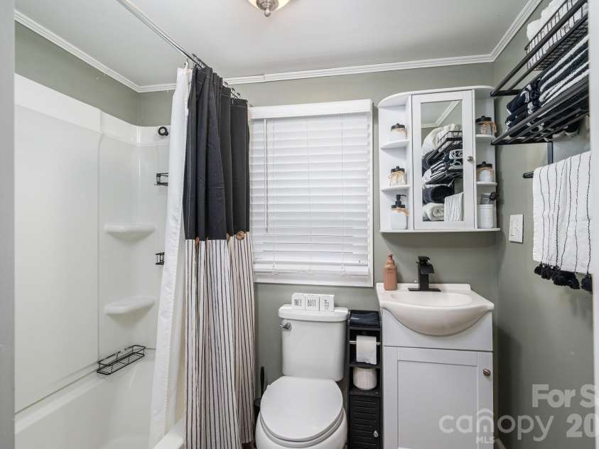 2820 Westview Street, Gastonia, NC 28056.  MLS# CAR4412830, YatesRealty ID 42307. 