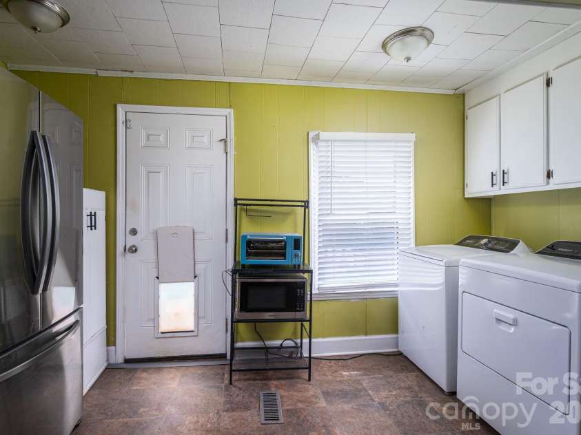 2820 Westview Street, Gastonia, NC 28056.  MLS# CAR4412830, YatesRealty ID 42307. 