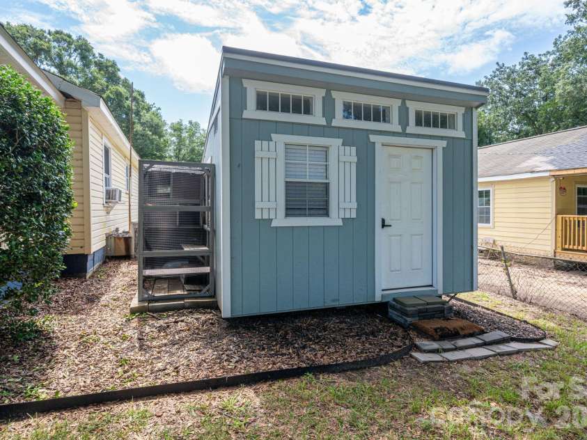 2820 Westview Street, Gastonia, NC 28056.  MLS# CAR4412830, YatesRealty ID 42307. 