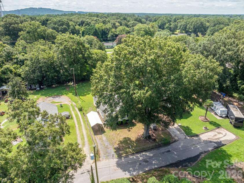 2820 Westview Street, Gastonia, NC 28056.  MLS# CAR4412830, YatesRealty ID 42307. 