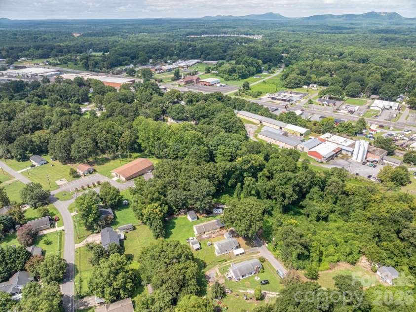 2820 Westview Street, Gastonia, NC 28056.  MLS# CAR4412830, YatesRealty ID 42307. 