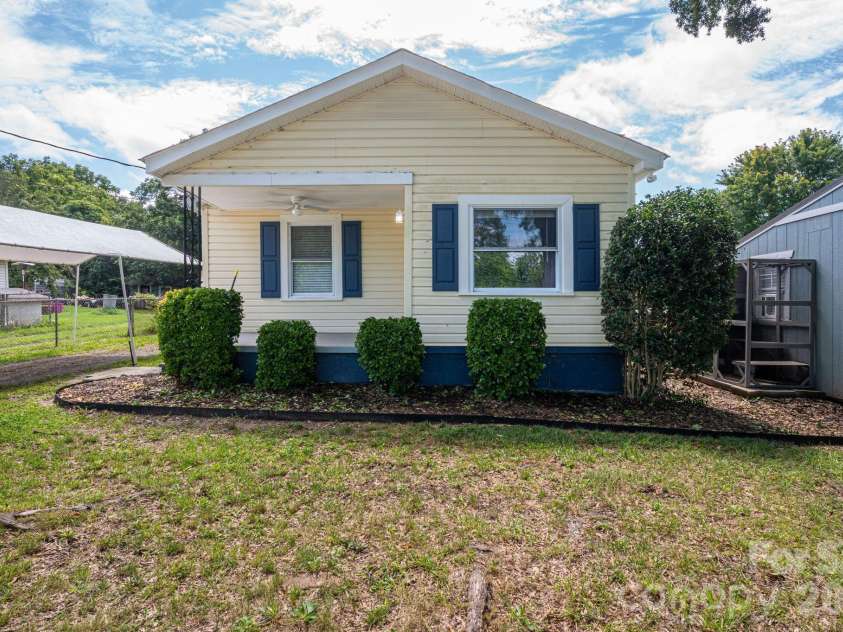 2820 Westview Street, Gastonia, NC 28056.  MLS# CAR4412830, YatesRealty ID 42307. 
