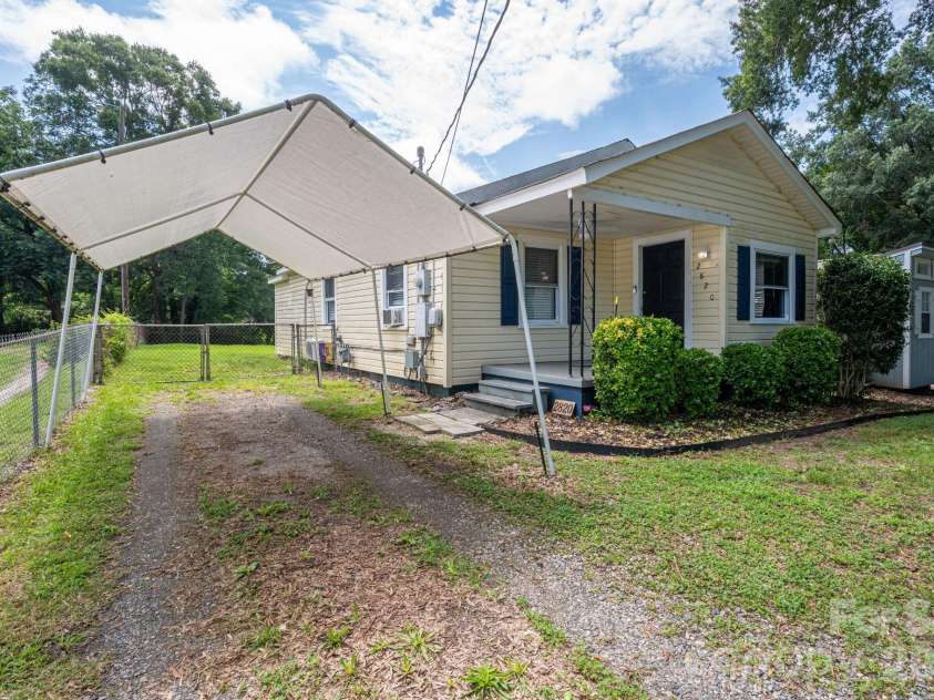 2820 Westview Street, Gastonia, NC 28056.  MLS# CAR4412830, YatesRealty ID 42307. 