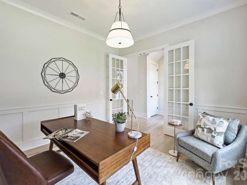 131 Gregg Street, Charlotte, NC 28208.  MLS# CAR4412148, YatesRealty ID 42308. 
