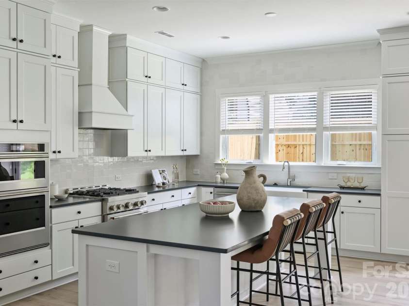 131 Gregg Street, Charlotte, NC 28208.  MLS# CAR4412148, YatesRealty ID 42308. 