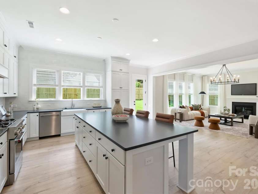 131 Gregg Street, Charlotte, NC 28208.  MLS# CAR4412148, YatesRealty ID 42308. 