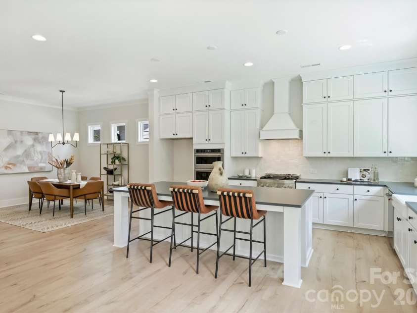 131 Gregg Street, Charlotte, NC 28208.  MLS# CAR4412148, YatesRealty ID 42308. 
