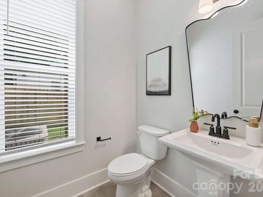 131 Gregg Street, Charlotte, NC 28208.  MLS# CAR4412148, YatesRealty ID 42308. 