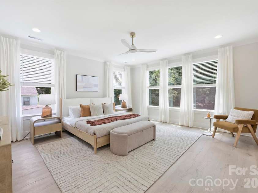 131 Gregg Street, Charlotte, NC 28208.  MLS# CAR4412148, YatesRealty ID 42308. 