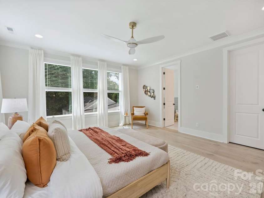 131 Gregg Street, Charlotte, NC 28208.  MLS# CAR4412148, YatesRealty ID 42308. 