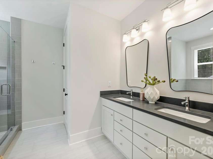 131 Gregg Street, Charlotte, NC 28208.  MLS# CAR4412148, YatesRealty ID 42308. 