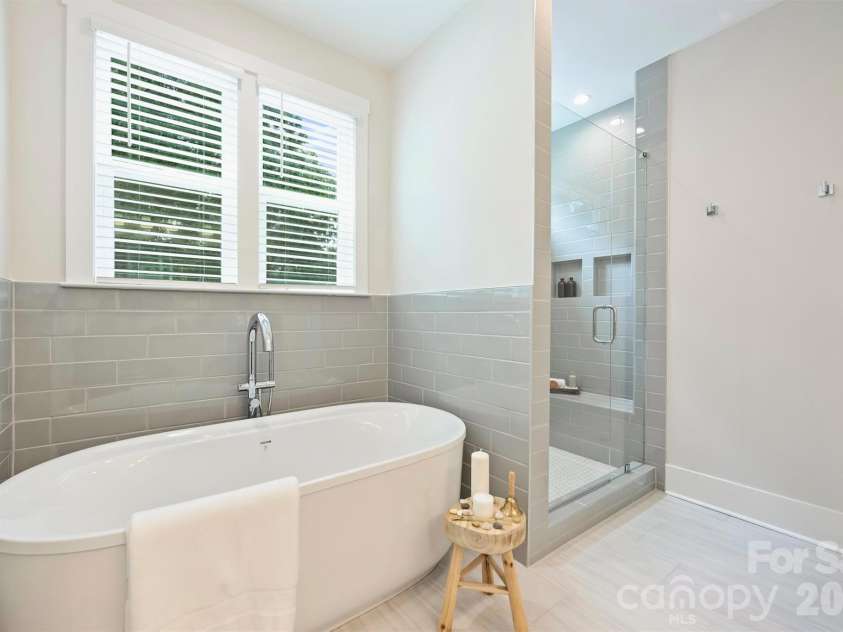 131 Gregg Street, Charlotte, NC 28208.  MLS# CAR4412148, YatesRealty ID 42308. 