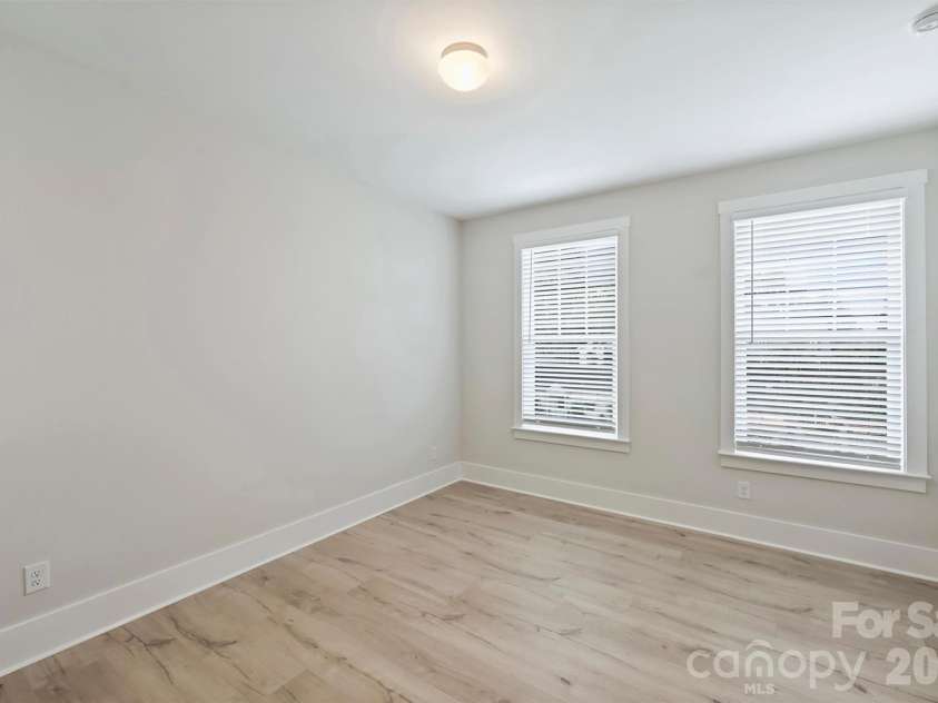 131 Gregg Street, Charlotte, NC 28208.  MLS# CAR4412148, YatesRealty ID 42308. 
